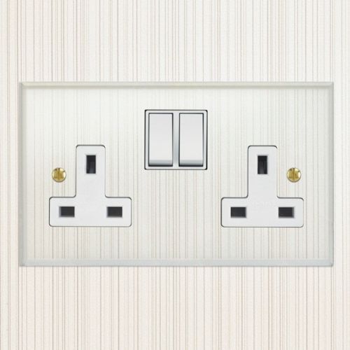 Focus 1G 13A Switched Socket Clear Acrylic