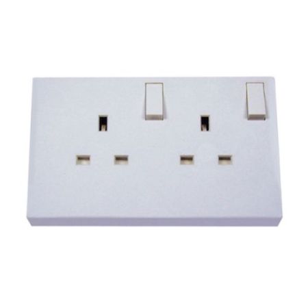 Greenbrook 1-1G White Converter Socket
