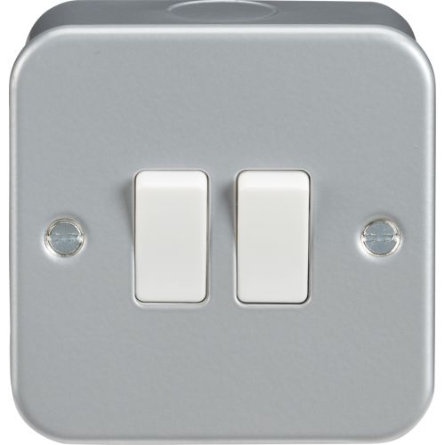 Knightsbridge Metalclad 2G 2w 10a Switch